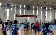 爱游戏娱乐-排球公开赛掀起高潮，胶东白虎队强势横扫庐州天狼队，老将里程碑之夜——韧性比赛的样板
