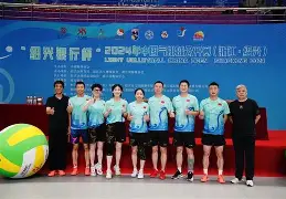 排球公开赛掀起高潮,胶东白虎队强势横扫庐州天狼队,老将里程碑之夜——韧性比赛的样板 排球公开赛掀起高潮,胶东白虎队强势横扫庐州天狼队,老将里程碑之夜——韧性比赛的样板